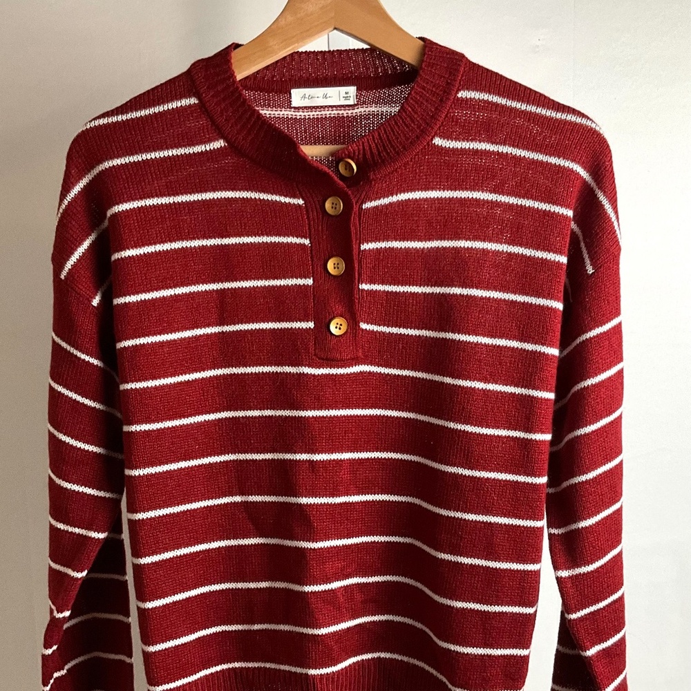 ACTIVE USER WOMEN'S LIGHTWEIGHT SWEATER~SIZE MEDIUM!